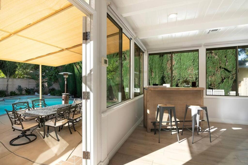 Large Home With Pool + Jacuzzi Los Angeles Exterior photo