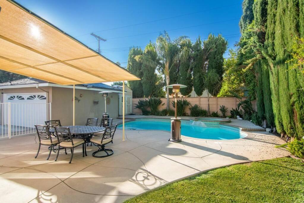 Large Home With Pool + Jacuzzi Los Angeles Exterior photo